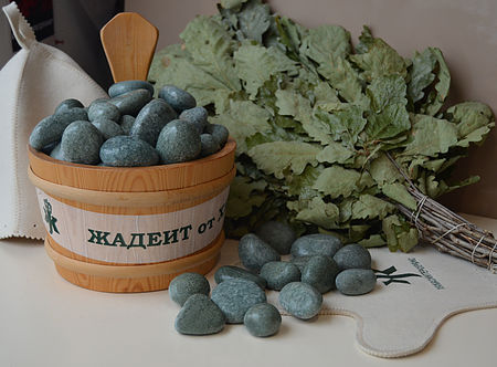 kamen-zhadeit-shlifovannyj-srednij-vedro-5-kg